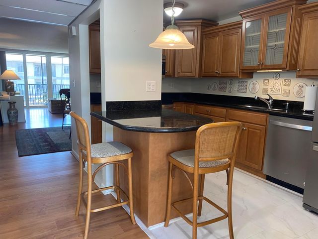1 Royal Palm Way 201, Boca Raton, FL 33432