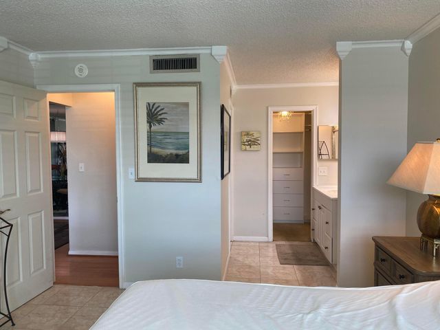 1 Royal Palm Way 201, Boca Raton, FL 33432