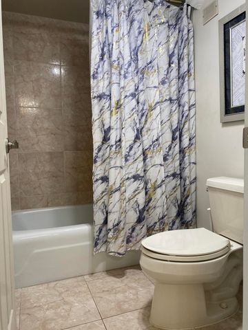 1 Royal Palm Way 201, Boca Raton, FL 33432