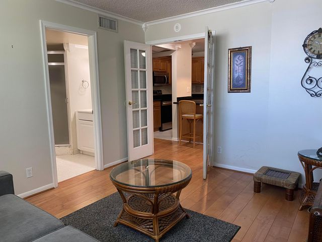 1 Royal Palm Way 201, Boca Raton, FL 33432