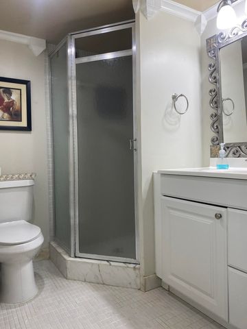1 Royal Palm Way 201, Boca Raton, FL 33432