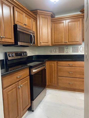 1 Royal Palm Way 201, Boca Raton, FL 33432