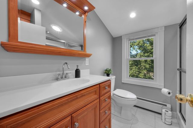 29 Carroll St, Auburn, MA 01501
