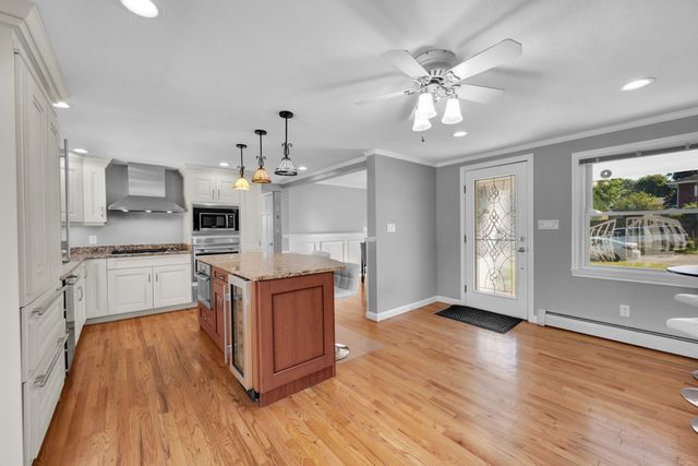 29 Carroll St, Auburn, MA 01501