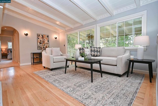 15 Vista Hermosa, Walnut Creek, CA 94597