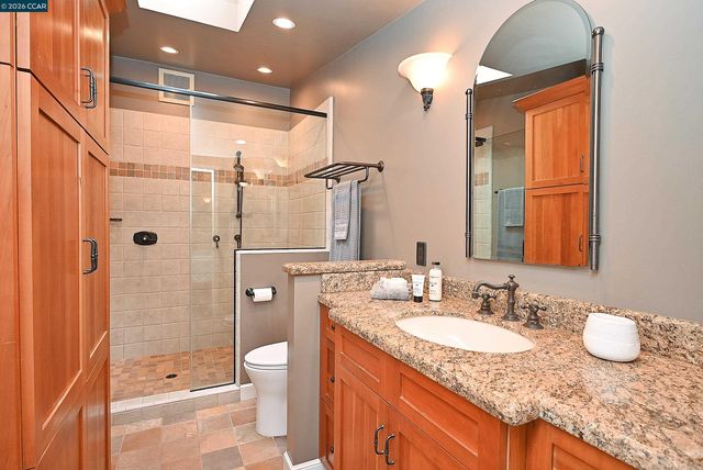 15 Vista Hermosa, Walnut Creek, CA 94597