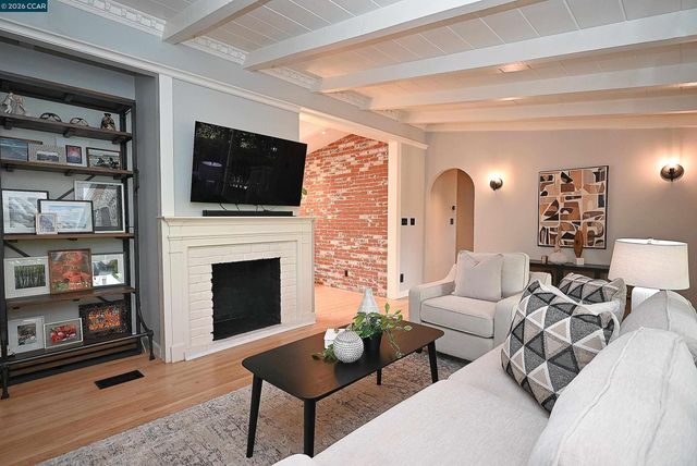 15 Vista Hermosa, Walnut Creek, CA 94597