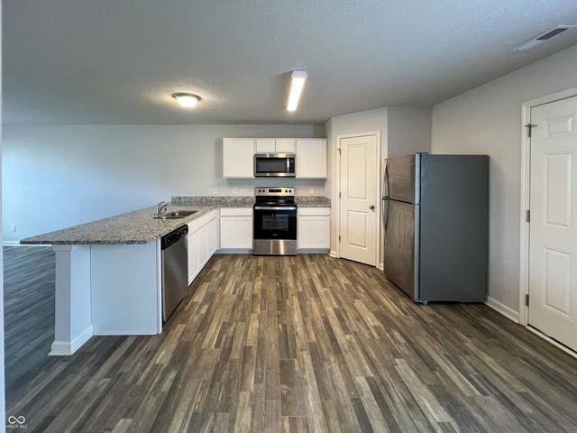 1133 Deer Trail, Connersville, IN 47331