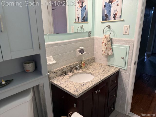 343 S Christine, Westland, MI 48186