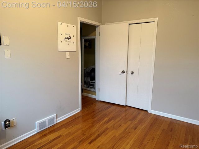 343 S Christine, Westland, MI 48186