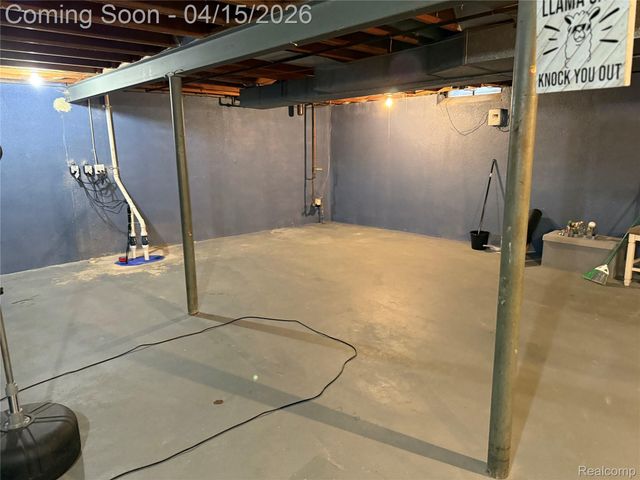 343 S Christine, Westland, MI 48186