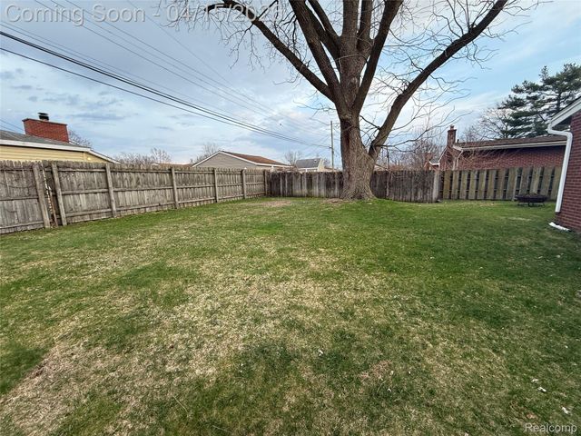 343 S Christine, Westland, MI 48186