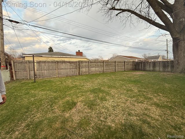 343 S Christine, Westland, MI 48186