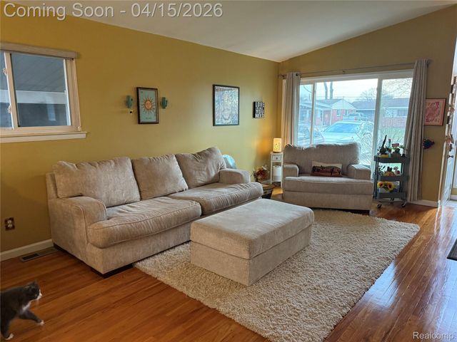 343 S Christine, Westland, MI 48186