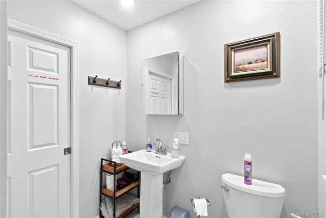 316 State Route 32 N, New Paltz, NY 12561