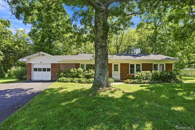 316 State Route 32 N, New Paltz, NY 12561