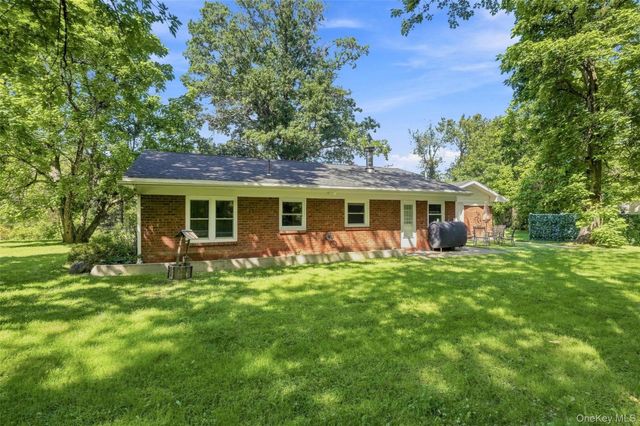 316 State Route 32 N, New Paltz, NY 12561