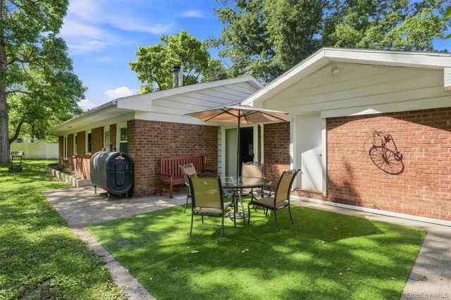 316 State Route 32 N, New Paltz, NY 12561
