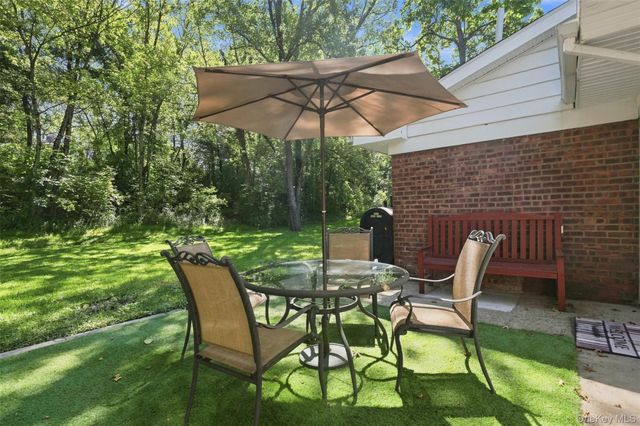 316 State Route 32 N, New Paltz, NY 12561