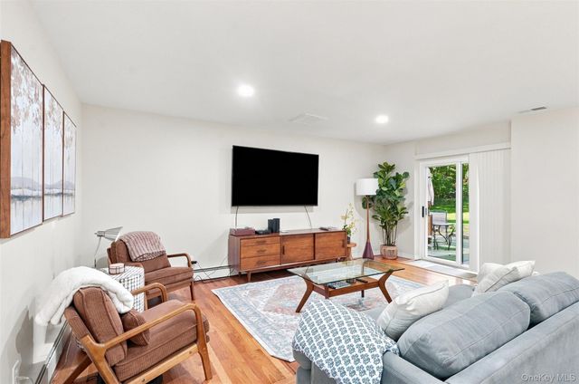 316 State Route 32 N, New Paltz, NY 12561