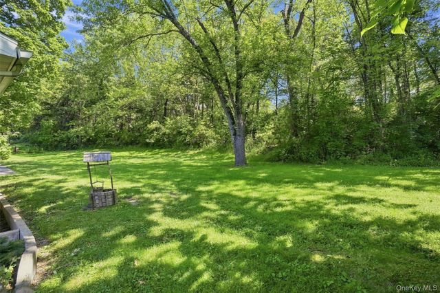 316 State Route 32 N, New Paltz, NY 12561