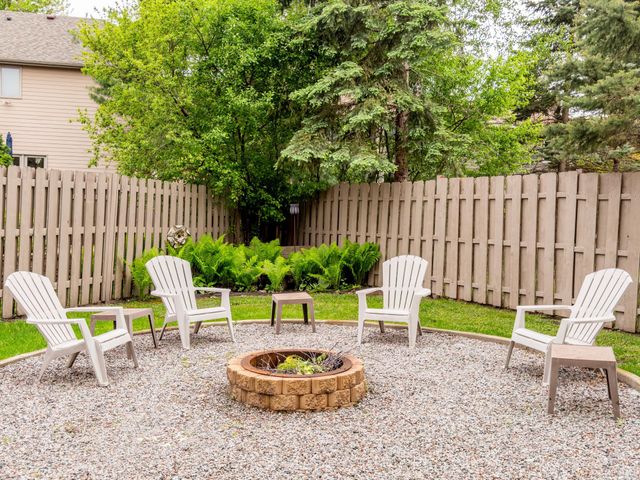 129 Hemlock Place, Vadnais Heights, MN 55127