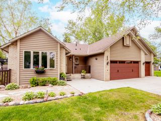129 Hemlock Place, Vadnais Heights, MN 55127