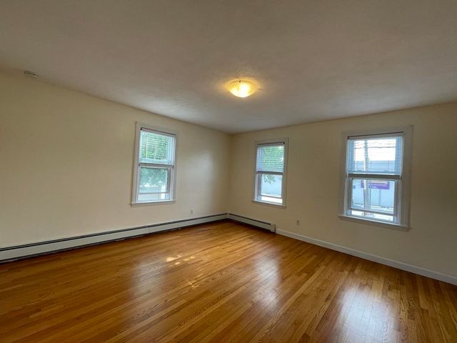 274 Newtonville Ave 274, Newton, MA 02460