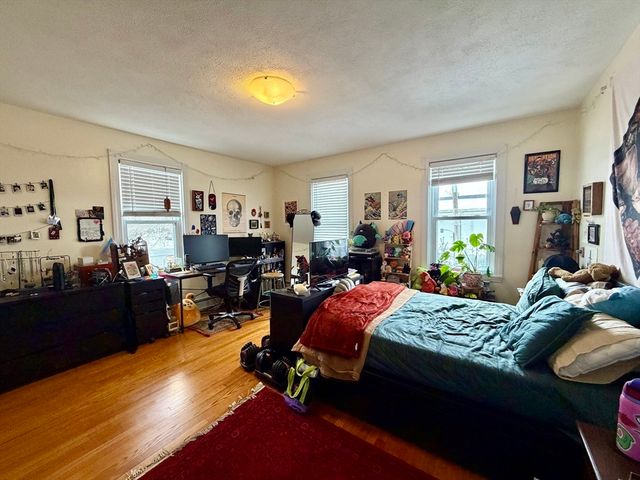274 Newtonville Ave 274, Newton, MA 02460