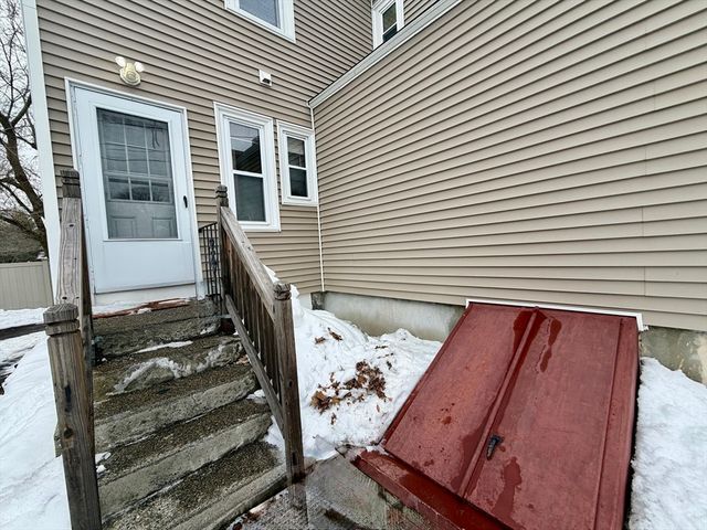 274 Newtonville Ave 274, Newton, MA 02460