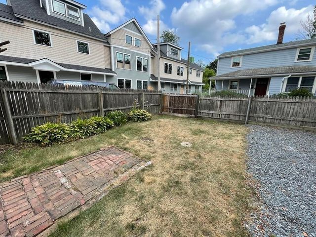 274 Newtonville Ave 274, Newton, MA 02460