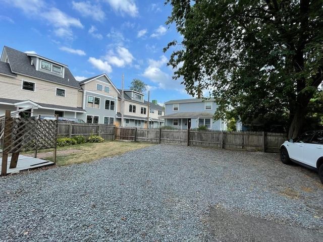 274 Newtonville Ave 274, Newton, MA 02460