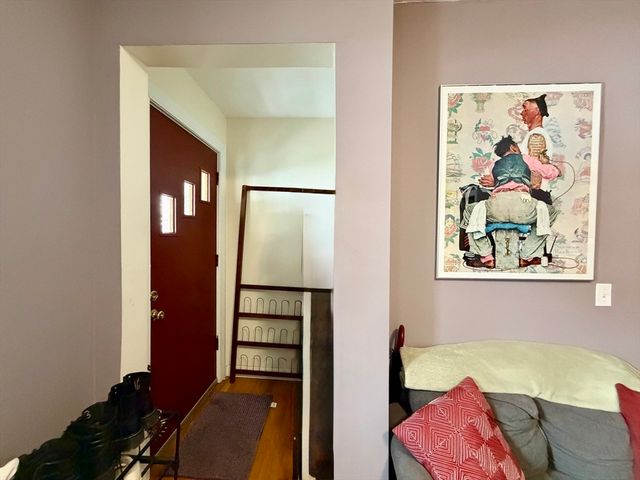 274 Newtonville Ave 274, Newton, MA 02460