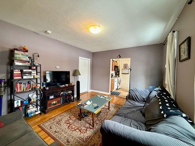 274 Newtonville Ave 274, Newton, MA 02460
