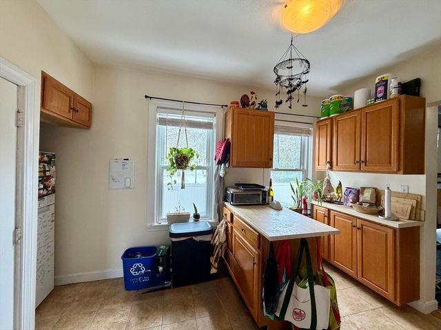 274 Newtonville Ave 274, Newton, MA 02460