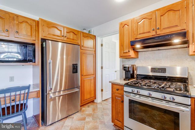 3888 STERLING WAY, Columbia, PA 17512