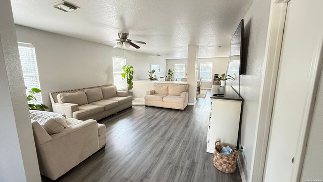 34 Beacon Bay, San Antonio, TX 78239