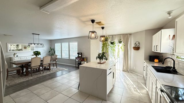 34 Beacon Bay, San Antonio, TX 78239