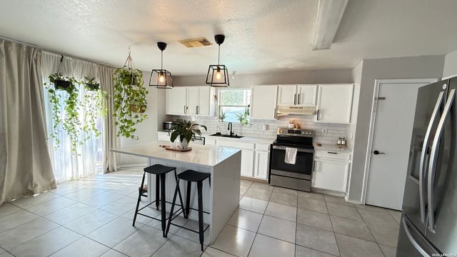 34 Beacon Bay, San Antonio, TX 78239