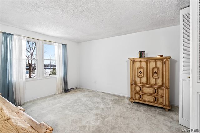 5007 Overlook, Hamburg, NY 14075