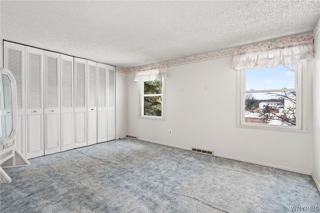 5007 Overlook, Hamburg, NY 14075