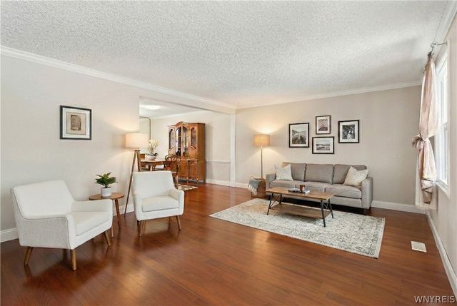 5007 Overlook, Hamburg, NY 14075