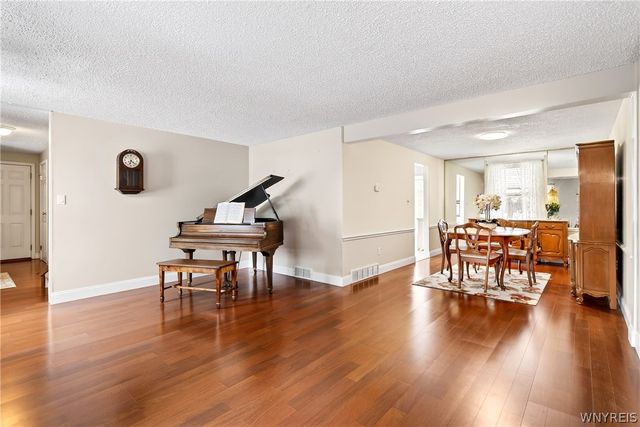 5007 Overlook, Hamburg, NY 14075