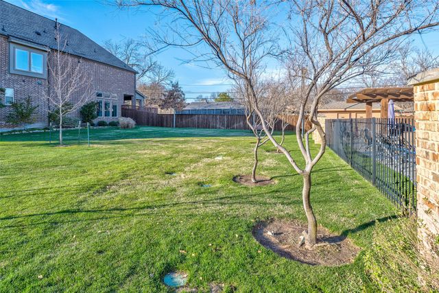 8643 Thorbrush Place, Dallas, TX 75238