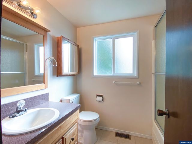 710 NE 5th St, Willamina, OR 97396