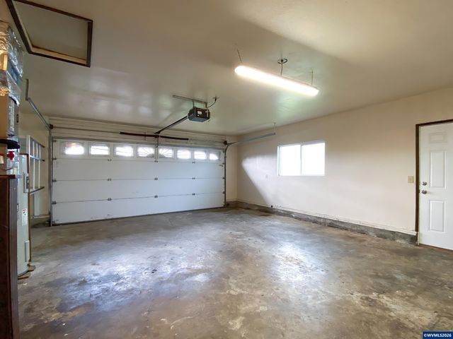 710 NE 5th St, Willamina, OR 97396