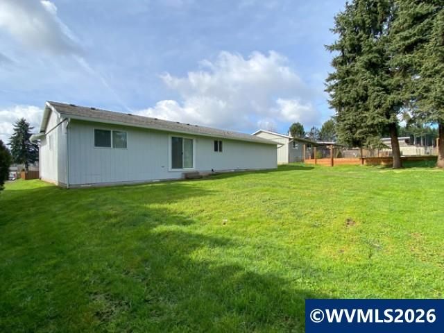 710 NE 5th St, Willamina, OR 97396