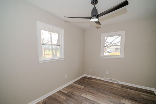 820 N WEST PARK LN, Columbia, MO 65201