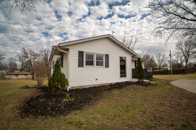 820 N WEST PARK LN, Columbia, MO 65201