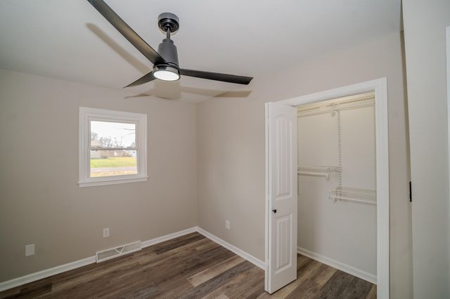 820 N WEST PARK LN, Columbia, MO 65201